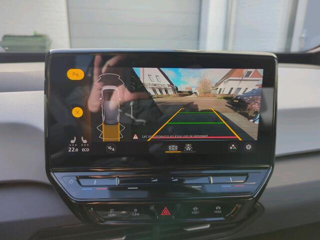 Volkswagen ID.3 First Plus 58 kWh / SOH 93%/ AUTOMAAT/ STANDKACHEL/ NAVI/ CRUISE/ PRAK. SENSOREN + CAMERA/ MULTIMEDIA/19" LMV