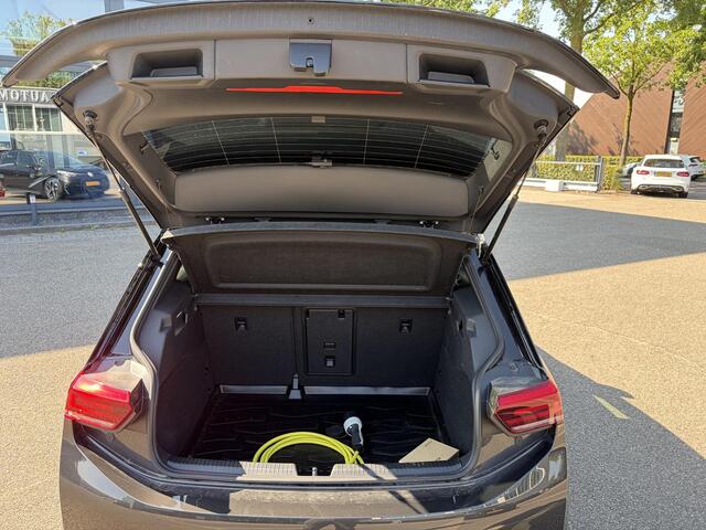 Volkswagen ID.3 Pro Edition Advantage 58 kWh 25.000 NAP | ORIGINEEL NL AUTO | VOLKSWAGEN DEALER ONDERHOUDEN | STOEL + STUURWIELVERWARMING | CAMERA | PDC | ADAPTIVE CRUISE | RIJKLAAR GELEVERD MET 12 MND BOVAG GARANTIE