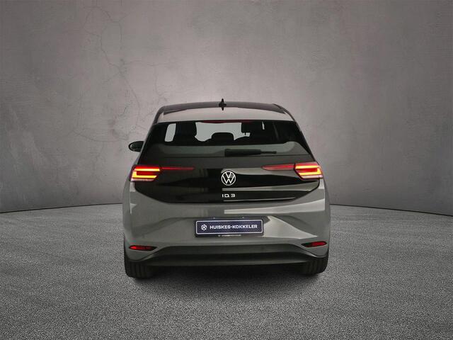 Volkswagen ID.3 Pro 145pk Automaat Adaptive cruise control, Navigatie, Achteruitrijcamera, Stoelverwarming, Parkeersensoren, Stuurwiel verwarmd, LED koplampen