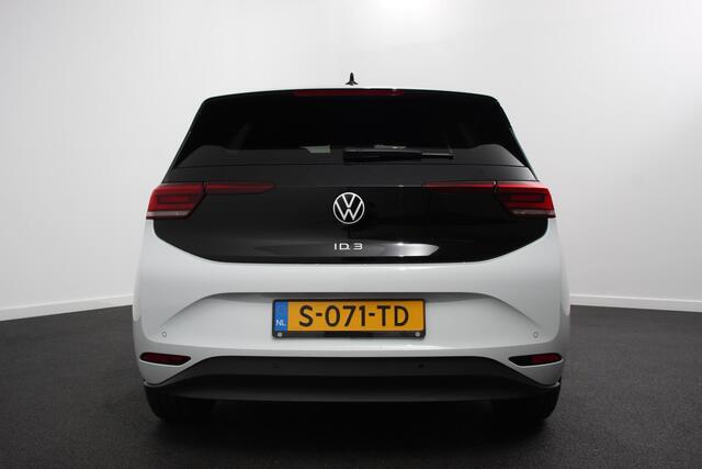 Volkswagen ID.3 Pro Edition 58 kWh Warmtepomp 18"Lichtmetalen Velgen Navigatie Camera Adaptieve Cruise Control Climate Control