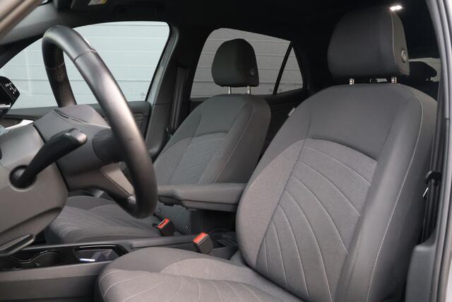 Volkswagen ID.3 Pro 58 kWh Facelift/Pano/IQ.Light/ACC/Camera/Navi/Keyless/Warmtepomp/19"
