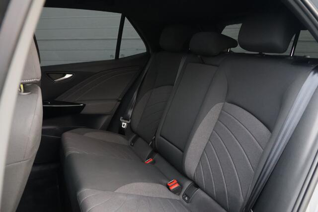 Volkswagen ID.3 Pro 58 kWh Facelift/Pano/IQ.Light/ACC/Camera/Navi/Keyless/Warmtepomp/19"
