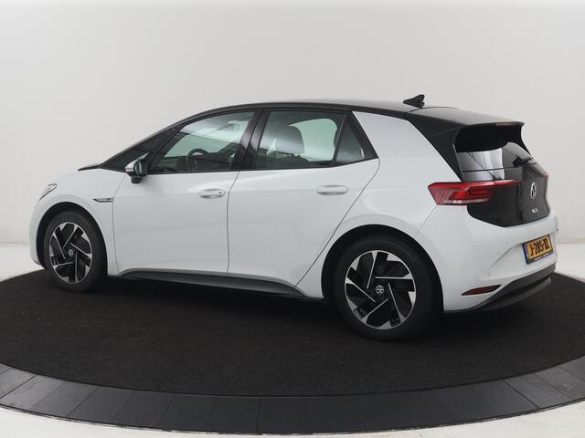 Volkswagen ID.3 First 58 kWh | SOH 92,5% | Stuur/stoel verwarming | Cruise control | Carplay | Navigatie | Sfeerverlichting | Park assist | EV
