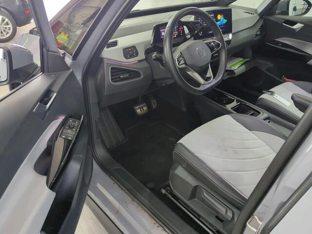 Volkswagen ID.3 Pro Edition Advantage 204pk 58 kWh / Navigatie / Stoelverwarming / Camera / 18" LMV
