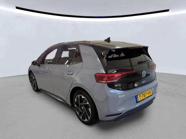Volkswagen ID.3 Pro Edition Advantage 204pk 58 kWh / Navigatie / Stoelverwarming / Camera / 18" LMV