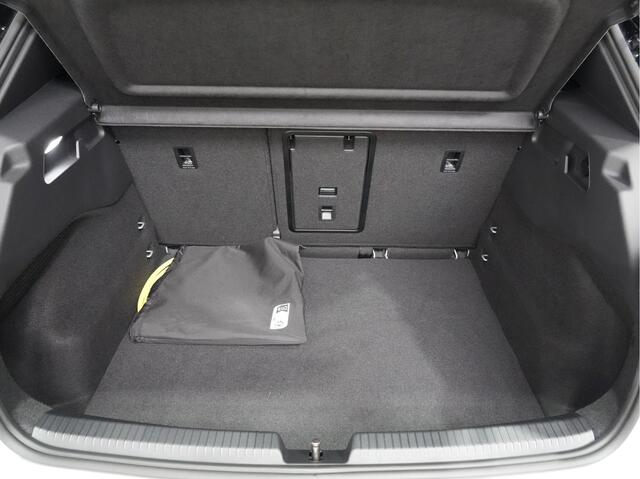 Volkswagen ID.3 Pro Business 59 kWh 203, auto naar DB