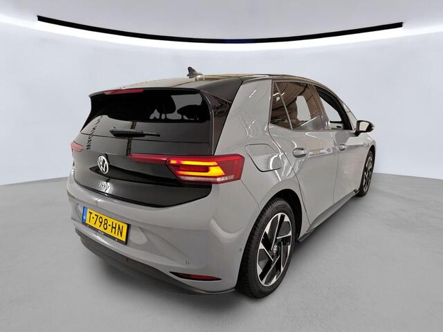 Volkswagen ID.3 Pro Edition Advantage 58 kWh / Navigatie / Achteruitrijcamera / Voorstoelen Verwarmbaar / 18''LMV