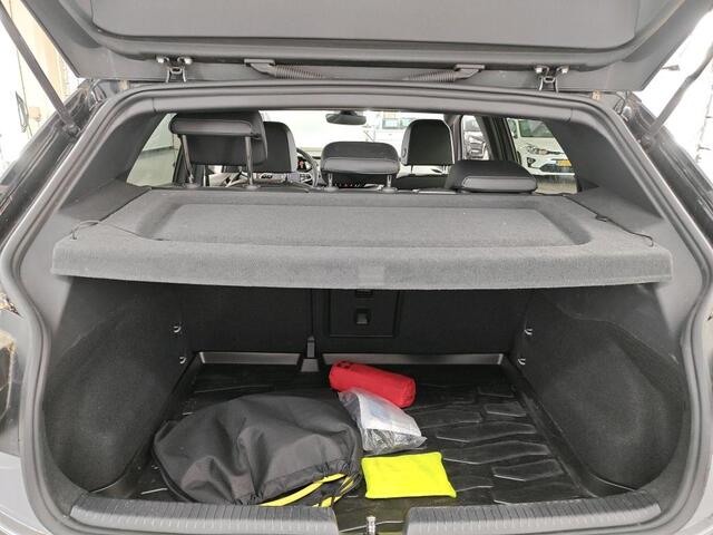 Volkswagen ID.3 Pro Edition Advantage 58 kWh / Navigatie / Achteruitrijcamera / Voorstoelen Verwarmbaar / 18''LMV