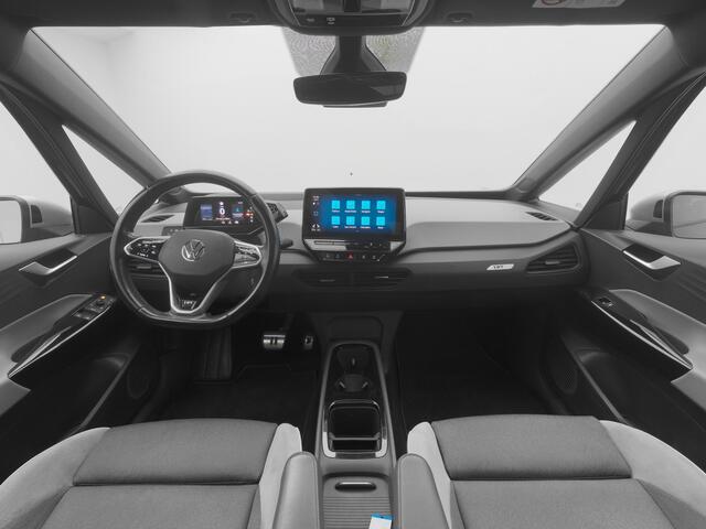Volkswagen ID.3 First Max 58 kWh EXPORT ONLY € 12.350,- Netto | PANO | CAMERA | ADAPTIVE | STOEL- EN STUURVERW.