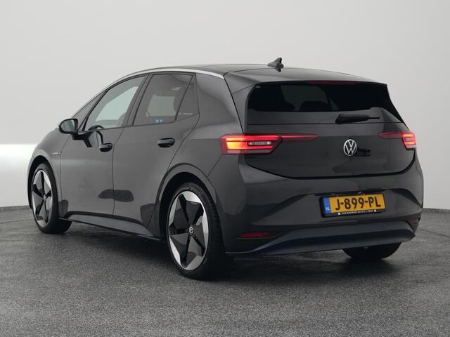 Volkswagen ID.3 First Max 58 kWh EXPORT ONLY € 12.350,- Netto | PANO | CAMERA | ADAPTIVE | STOEL- EN STUURVERW.