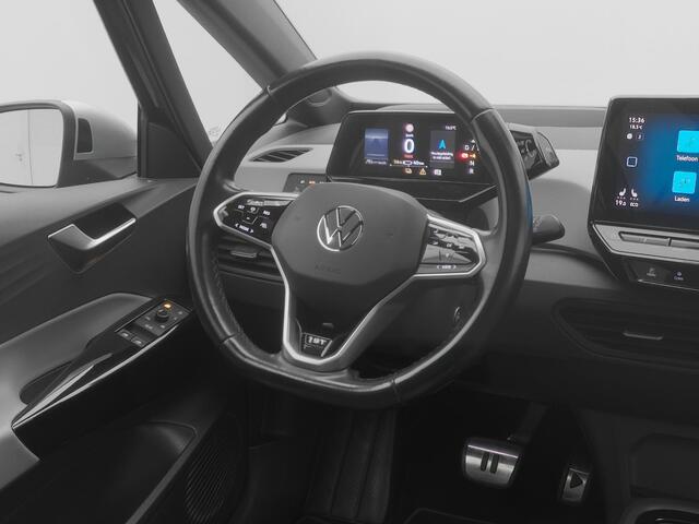 Volkswagen ID.3 First Max 58 kWh EXPORT ONLY € 12.350,- Netto | PANO | CAMERA | ADAPTIVE | STOEL- EN STUURVERW.