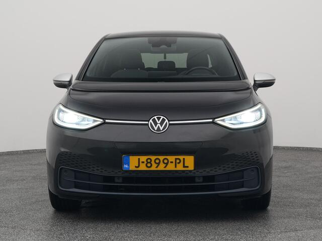 Volkswagen ID.3 First Max 58 kWh EXPORT ONLY € 12.350,- Netto | PANO | CAMERA | ADAPTIVE | STOEL- EN STUURVERW.