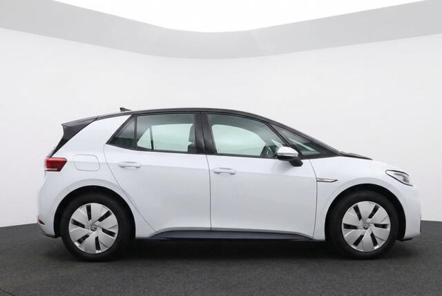 Volkswagen ID.3 Life 58 kWh 204PK | IQ.Lights | Adaptive Cruise | Stoelverwarming | Camera