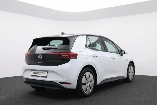 Volkswagen ID.3 Life 58 kWh 204PK | IQ.Lights | Adaptive Cruise | Stoelverwarming | Camera