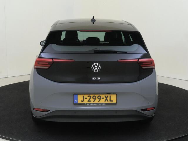 Volkswagen ID.3 First 58 kWh | Navigatie | Stoel- en stuurwielverwarming | Adaptieve cruise control | Parkeersensoren | Voorklimatisering | CarPlay | Sfeerverlichting |