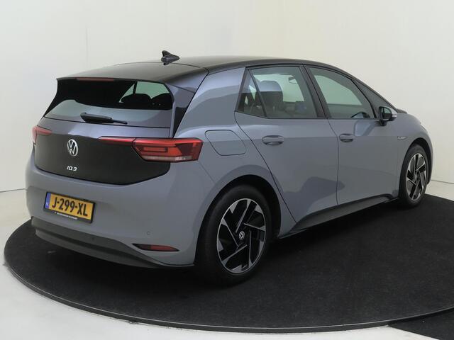 Volkswagen ID.3 First 58 kWh | Navigatie | Stoel- en stuurwielverwarming | Adaptieve cruise control | Parkeersensoren | Voorklimatisering | CarPlay | Sfeerverlichting |