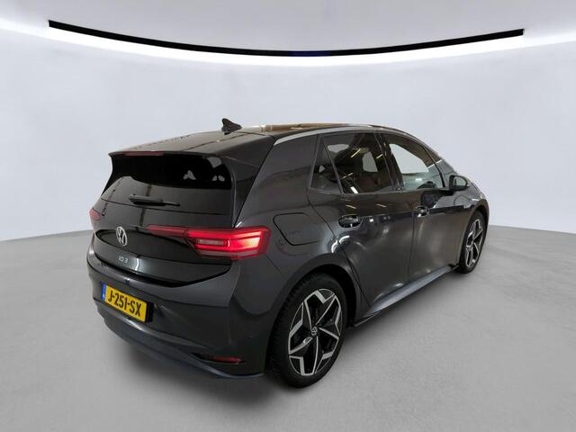 Volkswagen ID.3 First Plus 58 kWh / SOH 90%/ AUTOMAAT/ CRUISE/ PARK.SENSOREN V+A/ CAMERA/ STOELVERWARMING/ DIGITAL DASH/ NAVI/ CLIMA/ LED