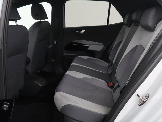 Volkswagen ID.3 First Plus 58 kWh | SOH 91,4% | Camera | LED | Stoelverwarming | LM-Velgen |