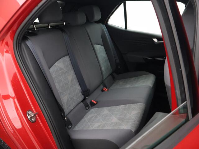 Volkswagen ID.3 PRO 58 KWH + SFEERVERLICHTING | HEAD-UP | ADAPTIVE CRUISE | 18 INCH | STOELVERW. | CARPLAY