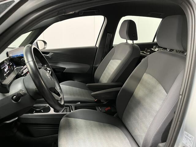 Volkswagen ID.3 Pro Performance / SOH 94%/ AUTOMAAT/ WARMTEPOMP/ 204PK/ PARK.SENSOR.V+A/ CAMERA/ STUUR+STOELVERWARM./ APP-CONNECT/ ACC/ RIJ-MODI/ DIGITAL DASH/ DAB/ CLIMA/ 18'' LMV