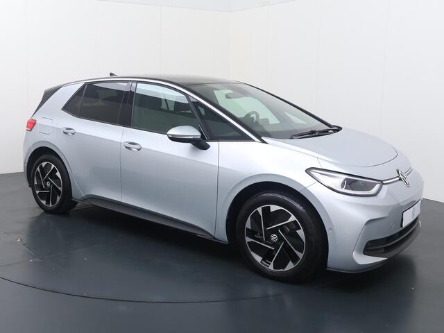 Volkswagen ID.3 Pro Business 59 kWh | 231 PK | SoH 99% | Warmtepomp | Adaptive Cruise Control | Achteruitrijcamera | Climate control | Matrix LED | Keyless Entry | Draadloze telefoonlader | Navigatiesysteem | Parkeersensoren | Sfeerverlichting | Stuur- & Stoelverwarming | Apple Carplay / Android Auto |