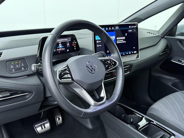 Volkswagen ID.3 Pro Business 59 kWh | 231 PK | SoH 99% | Warmtepomp | Adaptive Cruise Control | Achteruitrijcamera | Climate control | Matrix LED | Keyless Entry | Draadloze telefoonlader | Navigatiesysteem | Parkeersensoren | Sfeerverlichting | Stuur- & Stoelverwarming | Apple Carplay / Android Auto |