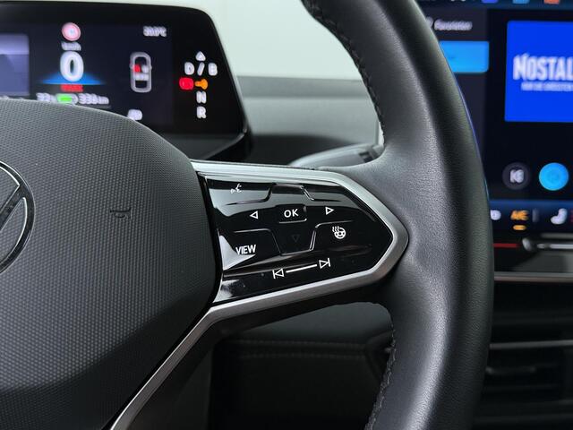 Volkswagen ID.3 Pro Business 59 kWh | 231 PK | SoH 99% | Warmtepomp | Adaptive Cruise Control | Achteruitrijcamera | Climate control | Matrix LED | Keyless Entry | Draadloze telefoonlader | Navigatiesysteem | Parkeersensoren | Sfeerverlichting | Stuur- & Stoelverwarming | Apple Carplay / Android Auto |