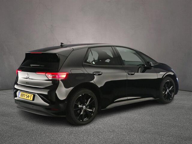 Volkswagen ID.3 Pro Limited Edition 59 kWh 204pk Automaat, Steunhaak, Adaptive cruise control, Stoelverwarming, Stuurverwarming, Panoramadak, Matrix LED koplampen, Achteruitrijcamera, Parkeersensoren, Navigatie, App-connect