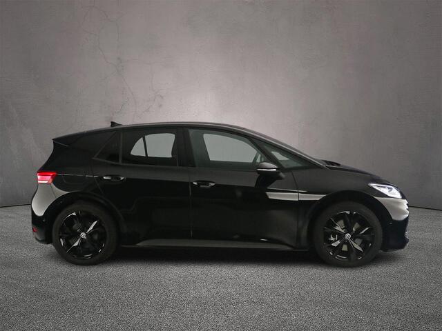 Volkswagen ID.3 Pro Limited Edition 59 kWh 204pk Automaat, Steunhaak, Adaptive cruise control, Stoelverwarming, Stuurverwarming, Panoramadak, Matrix LED koplampen, Achteruitrijcamera, Parkeersensoren, Navigatie, App-connect