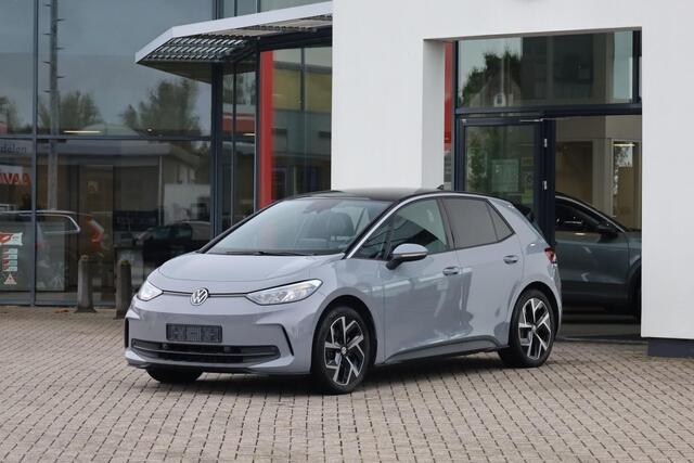 Volkswagen ID.3 Pro 59 kWh elektrisch verstelbare ErgoActive bestuurdersstoel met geheugen- en massagefunctie, achteruitrijcamera (Rear View), navigatie 19" 'Wellington' LMV, keyless entry, adaptieve cruise control (ACC) met Travel Assist, privacy glas, parkeerassistent (Park Assist), verwarmbare voorstoelen, verwarmbaar multifunctioneel lederen stuurwiel, draadloze telefoonlader, Android Auto & Apple Carplay etc.
