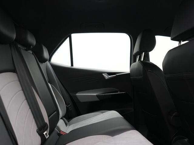 Volkswagen ID.3 Pro S 77 kWh 204pk Dealer O.H. | Adaptive Cruise | Camera | Warmtepomp | Keyless | Stuur Verwarmd | Sfeerverlichting | Apple Carplay | DAB | 19"L.M | Park Assist |