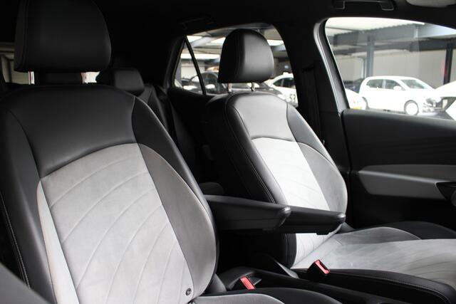 Volkswagen ID.3 Pro Edition 58 kWh Navigatie | Warmtepomp | 18" 'East Derry' | Keyless |