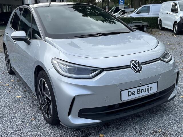 Volkswagen ID.3 Pro 59 kWh (Trekhaak,360 Camera,IQ)