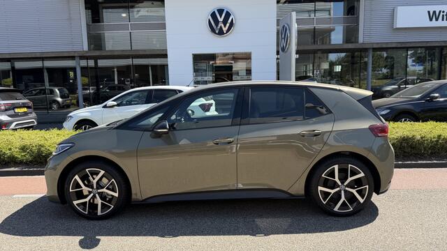 Volkswagen ID.3 Neo Style 58 kWh Panorama dak / Steunhaak / Elek. stoelen voor met massage / Head-up display