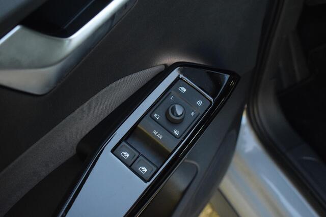 Volkswagen ID.3 Life 58 kWh met NAVIGATIE|STOELVERWARMING|CAMERA