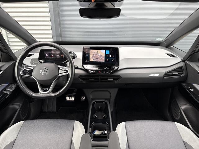 Volkswagen ID.3 First Plus 58 kWh ?SOH 90.1% ?Rijklaarprijs ?Matrix LED ?Full LED ?Alcantara ?Sfeerverlichting ?Navigatie ?Camera ?Lichtmetaal 19" ?Parkeersensoren