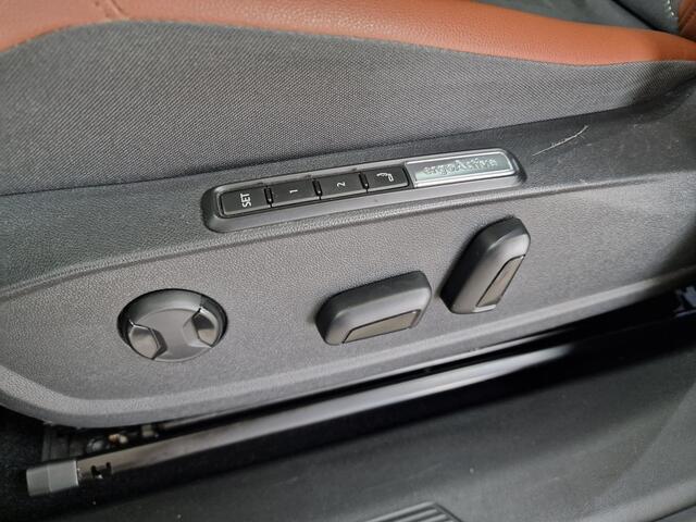 Volkswagen ID.4 Pro 77 kWh | Massage | Pano| matrix | Head-up | 360 | Warmtepomp | Trekhaak |