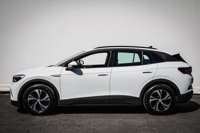 Volkswagen ID.4 Pure 52 kWh Navigatie/ Carplay/ Stoel-stuurverwarming/ Adapt. cruise/ Pdc/ Soh 95%
