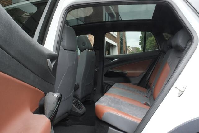Volkswagen ID.4 First Max 77 kWh Trekhaak, Panoramadak, 360° camera, Head-up display
