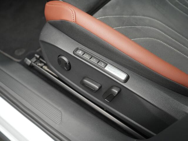 Volkswagen ID.4 Pro 77 kWh - RIJKLAARPRIJS - Elektrisch wegklapbare trekhaak - Luxe uitvoering