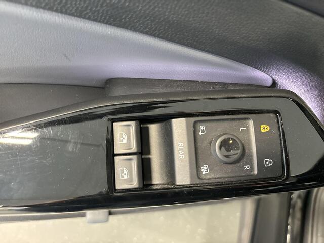Volkswagen ID.4 Pro 204pk 77 kWh · Apple/Android Car Play · Warmtepomp · Navigatie · P-Sensoren · Verkeersbord Detectie · 19'' Inch ·