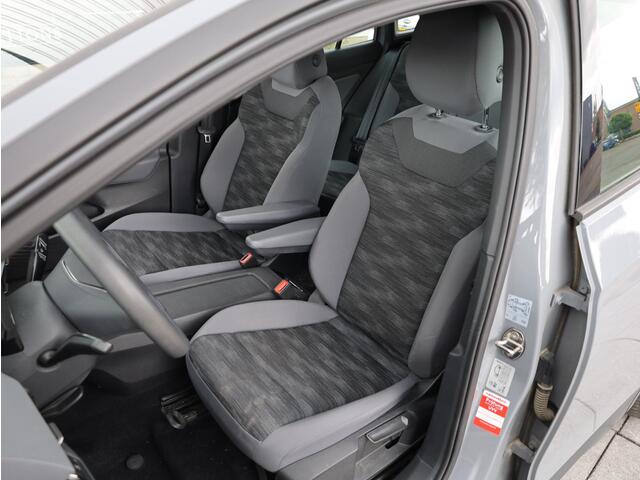 Volkswagen ID.4 Pro 77 kWh 150KW | Warmtepomp | Carplay/Android | Virtual | Navigatie | LED | DAB |