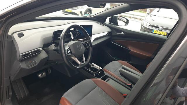 Volkswagen ID.4 First 77 kWh | 1e eigenaar | 20" | Wegkl. trekhaak | Camera |