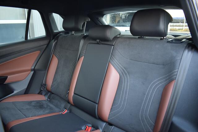 Volkswagen ID.4 Business 77 kWh | Trekhaak | Stuur- en Stoelverw. | Half Leer | 20" LM