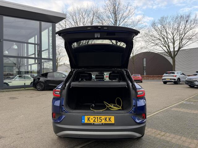 Volkswagen ID.4 First 77 kWh | VAN: 27.900,- VOOR: 24.877,- UW EINDEJAARSVOORDEEL: 3.023,- | CAMERA | 3 FASE | STOEL + STUURVERWARMING | RIJKLAAR INCL 12 MAANDEN BOVAG GARANTIE