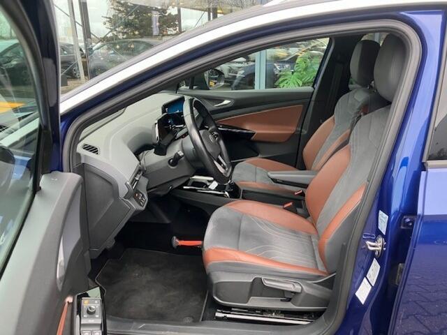 Volkswagen ID.4 First Edition 77 kWh - Navi - Carplay - camera - stoel/stuur verwarming