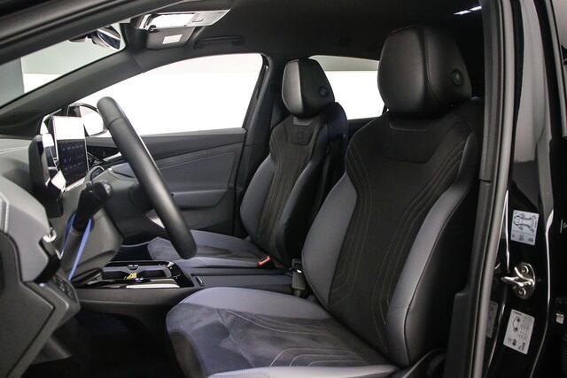 Volkswagen ID.4 Pro Business 286pk Automaat Adaptive cruise control, Elektrische achterklep, LED matrix koplampen, Achteruitrijcamera, Stuurwiel verwarmd, App connect