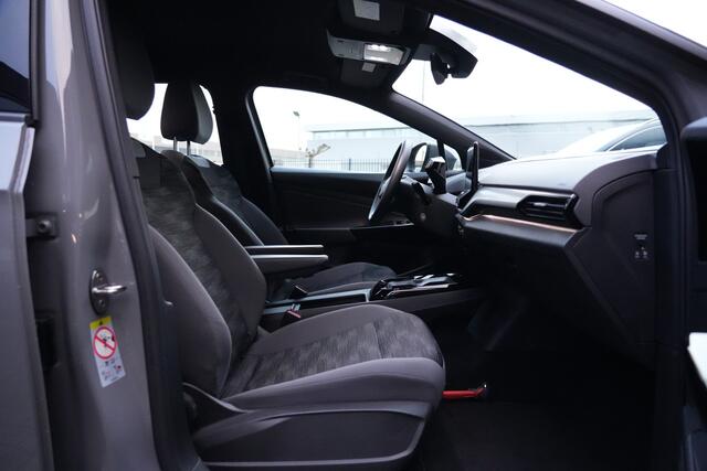 Volkswagen ID.4 Pro 77 kWh 204pk Navigatie/AppleCarplay/Trekhaak