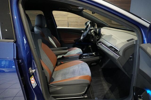 Volkswagen ID.4 First 77 kWh + WEGKLAPBARE TREKHAAK / STUURVERWARMING / VOORKLIMATISERING