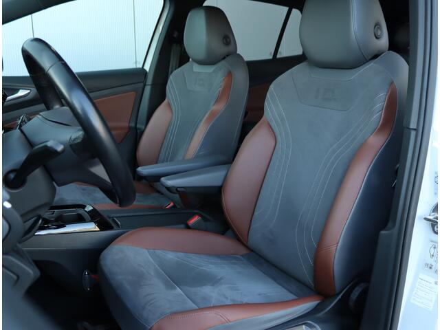 Volkswagen ID.4 First 77 kWh | Trekhaak | Stoel/stuurverwarming | 88,2% SOH